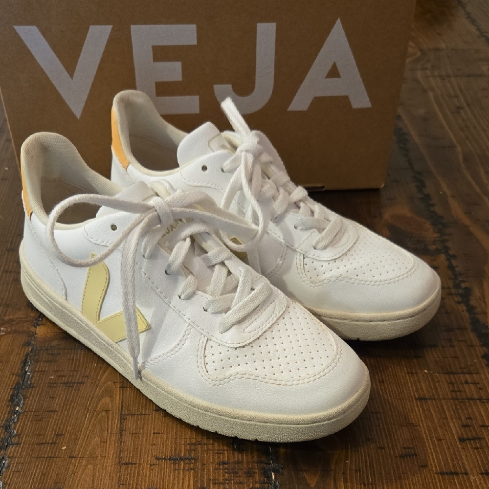 Veja Women's White Sun Peach V-10 Sneakers